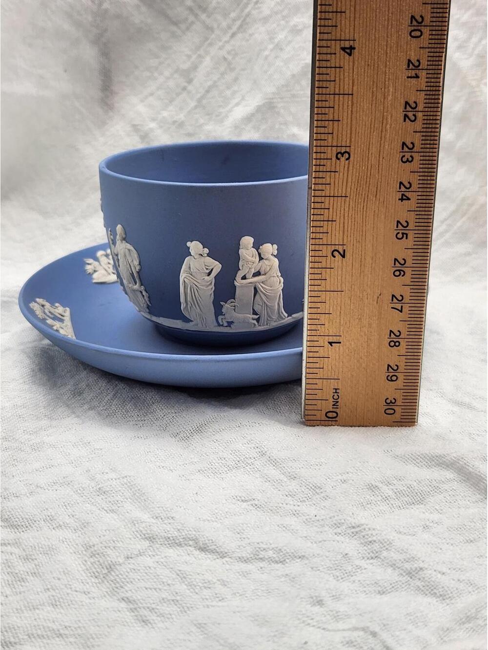 Wedgwood Jasperware Blue Teacup & Saucer Neoclassical Relief 1972 I2 - Picture 2 of 15